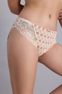 Zivame X Monisha Jaising Low Rise Full Coverage Bikini Panty - Ecru Bouquet Print — thumbnail 4